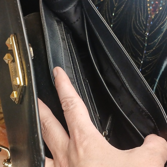 DKNY Black Crossbody Bag with Gold Hardware - Picture 12 of 17